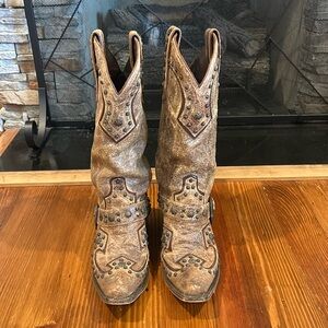 Lane boots size 9 with rivets and buckles